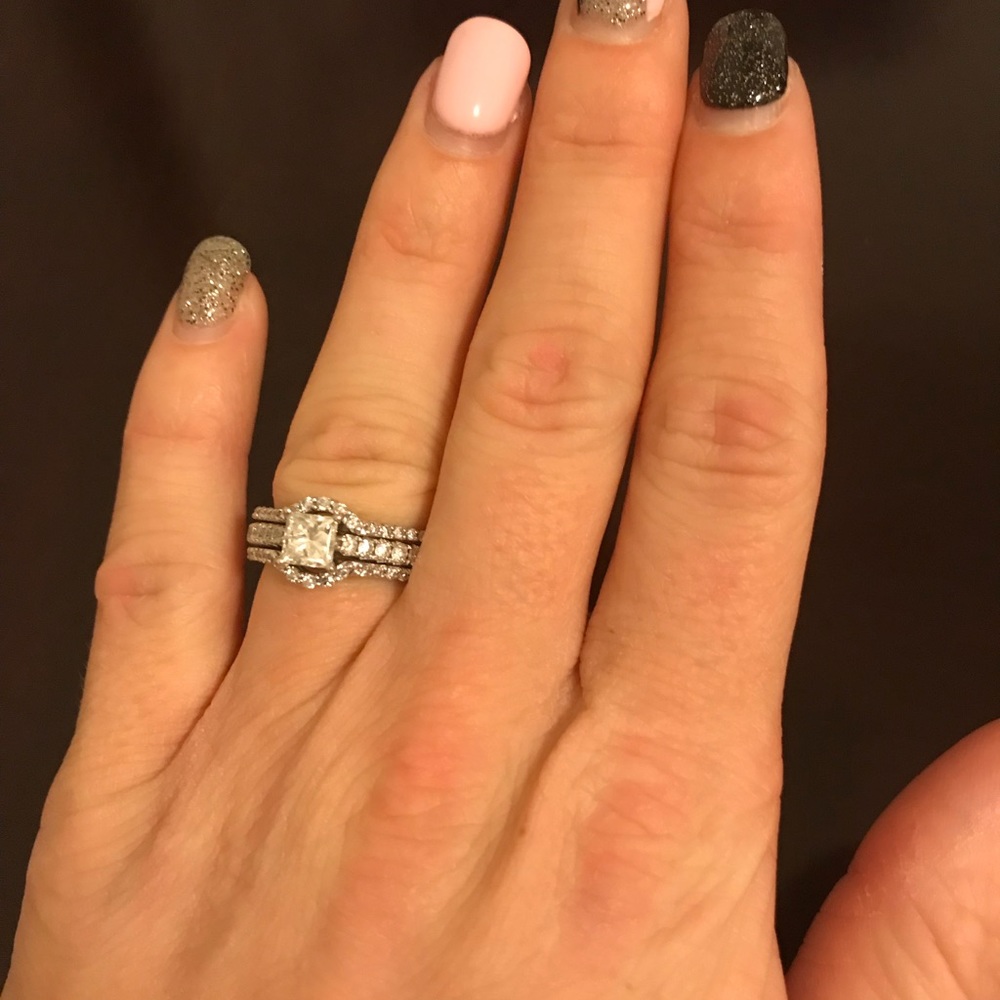 Diamond Ring - Picture 6 of 6